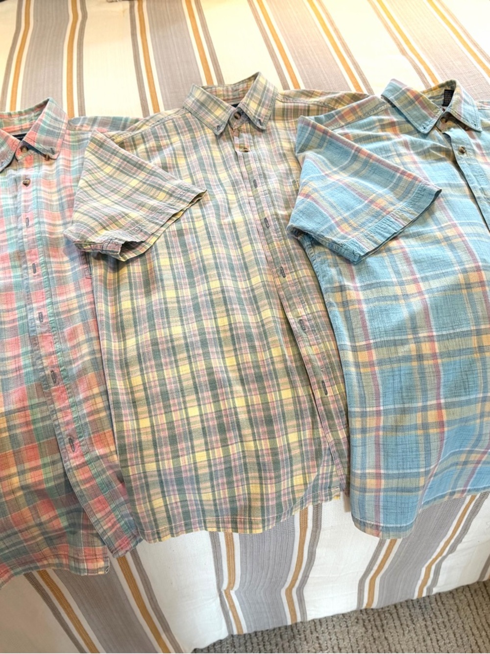 Men’s Pastel Plaid Short-Sleeve Button-Up Shirt